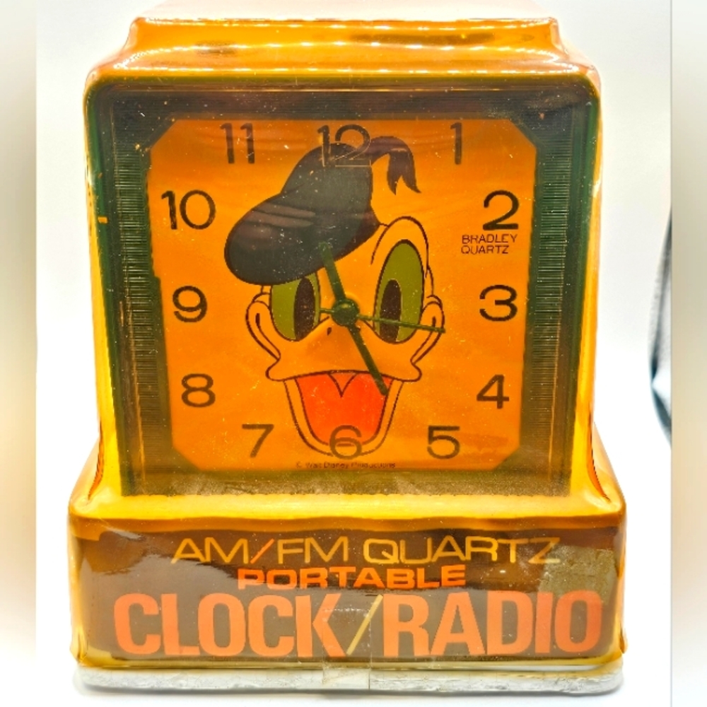 Bradley Time Donald Duck AM/FM Radio Alarm Clock Battery Operated Cube Working